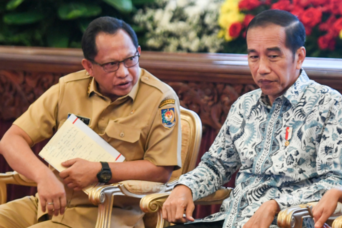 Alasan Jokowi Tunjuk Tito Jadi Plt Menko Polhukam